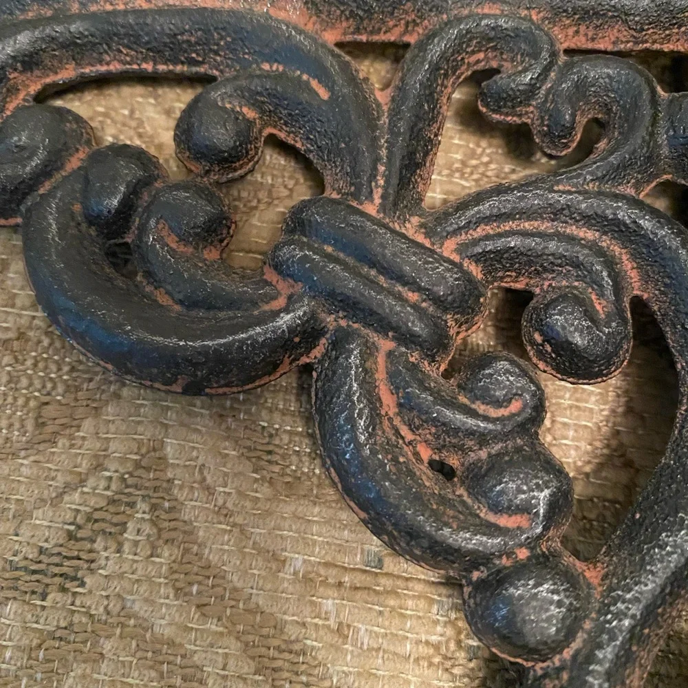 Cast iron Cow Corner Bracket Hanger NWT